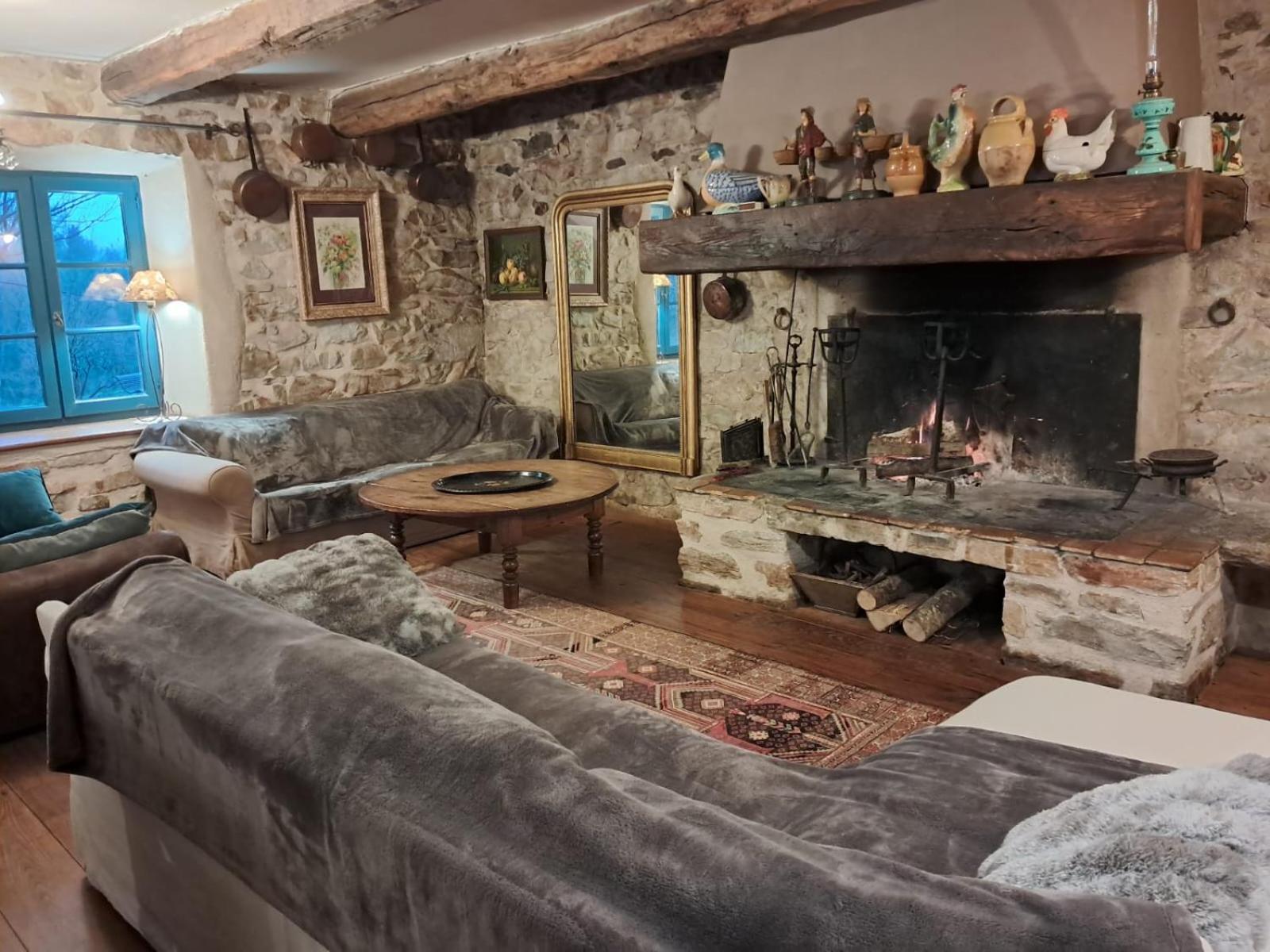 Nabat Le Haut, Chambre Et Table D'Hotes Courniou Exterior foto